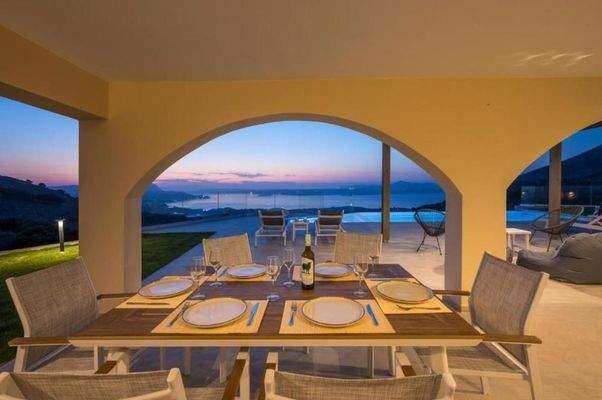 Kreta: Steinvilla mit Meerblick und Infinity-Pool in Drapanos zu verkaufen