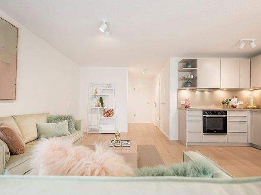 Wohnbereich mit Blick auf die Küche.jpg