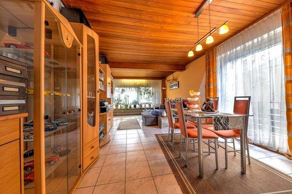 Wohn- und Esszimmer (1.OG)