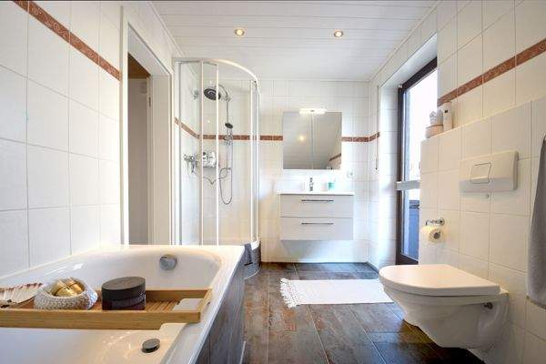 Bad mit Balkonzugang