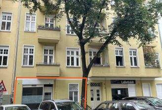 Hausansicht mit Ladengeschäft .JPG