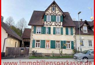 Außenansicht des Gebäudes von der Straßenseite