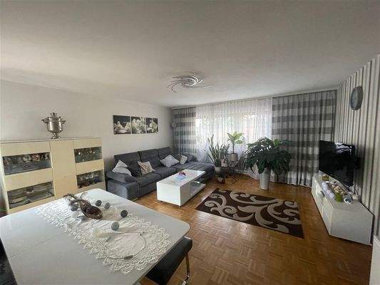 Wohnzimmer (Weitwinkelaufnahme)