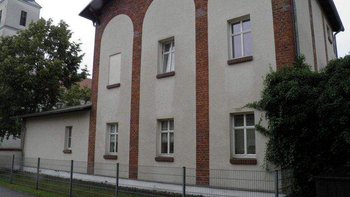 Gebäudeansicht Straßenseite, Südwest-Richtung 