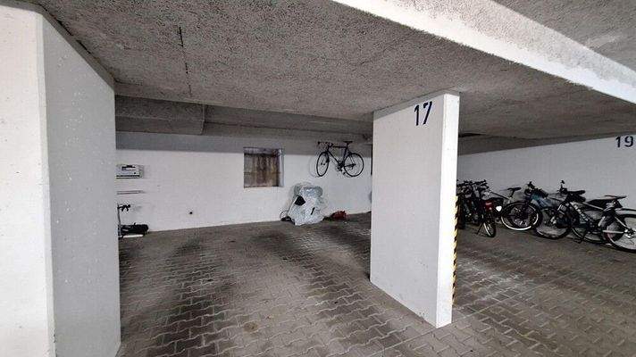 Ihr Fahrzeug in besten Händen – sicher untergebracht in der hauseigenen Tiefgarage