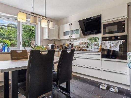 Küche und Essbereich