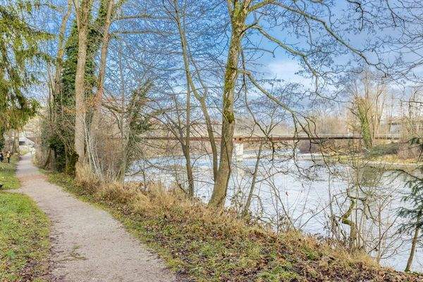 Leben am grünen Lechufer