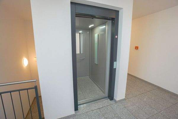 Aufzug bis in die Tiefgarage