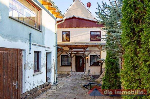 Zugang zum Nebengebäude