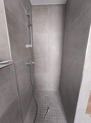 Bad mit Badewanne und Dusche Bild 7