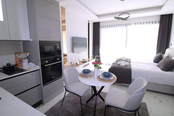 Furnished Flat for Sale with Sea View in Panorama Long Beach