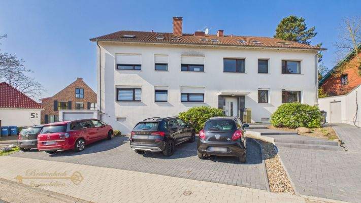 Außenansicht - Stellplätze