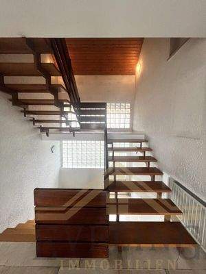 Treppenaufgang zu DG