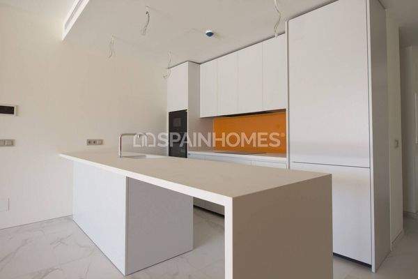 Flat with Large Terrace and Modern Style in Fuengirola