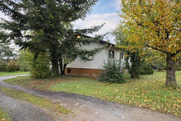 seitliche Zufahrt zur Garage 