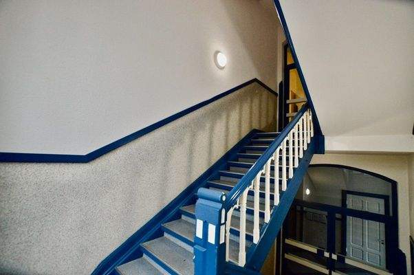 geräumiges Treppenhaus