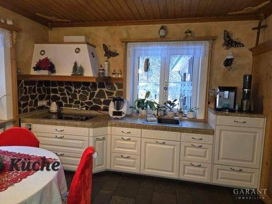 Hochwertige Einbauküche