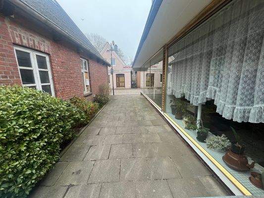 Durchfahrt zum Garagenhaus