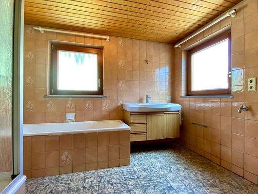 OG - großes Bad ...