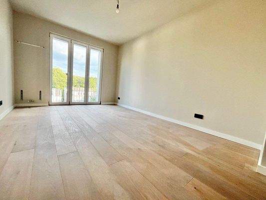 Schlafzimmer mit Balkon im 4. OG