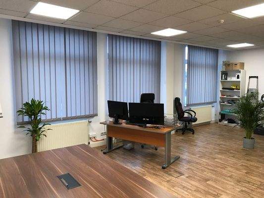 kleines Büro im Erdgeschoss