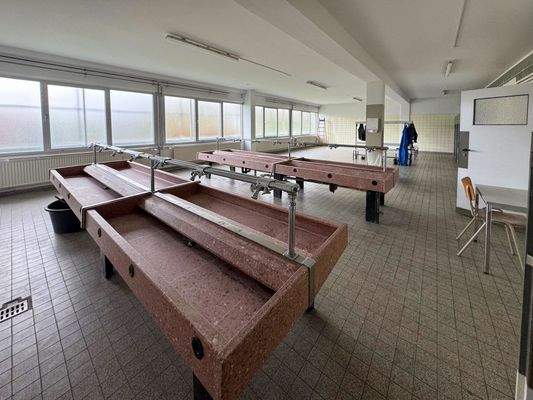 Halle 1 - UG: Waschbereich