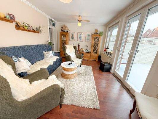 EG Wohnzimmer mit Zugang zur Terrasse