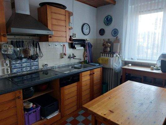 Küche mit Markengeräten.jpg