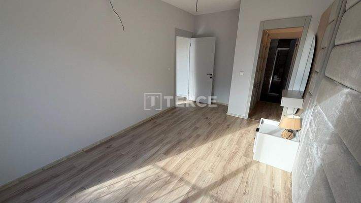 Panoramic Views Apartments in a Complex with a Pool in İzmir