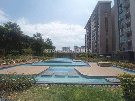 Apartments in a Complex with Swimming Pool in Istanbul