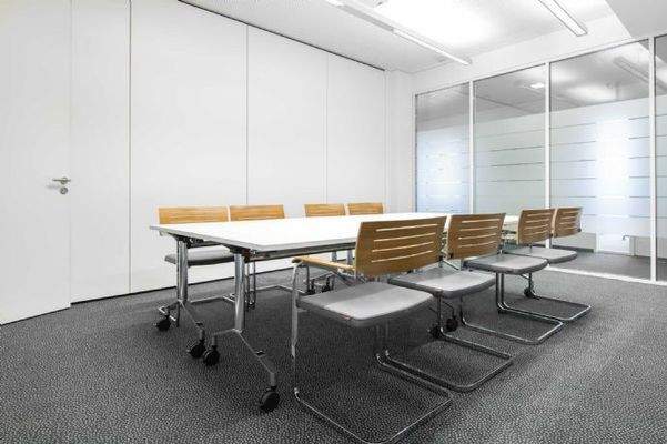 Regus_NymphenburgerHofe_2753_München_Germany_Small