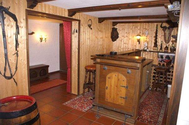 Bar im Souterrain 22.JPG