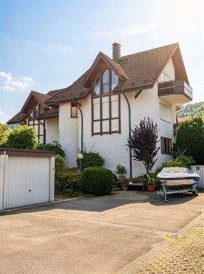 Gepflegte Anlage mit Zufahrt