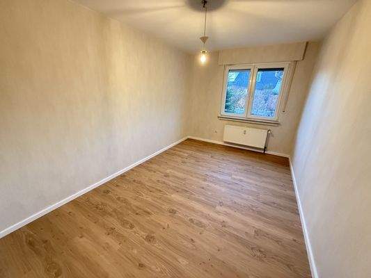 renoviertes Zimmer im Erdgeschoss