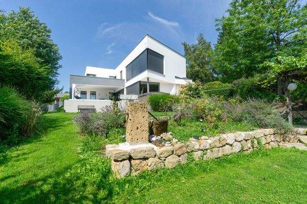 gartenseitige Hausansicht