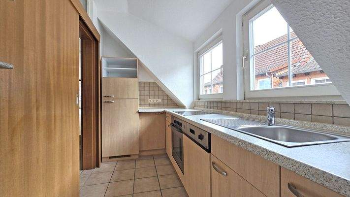 helle und gepflegte Einbauküche