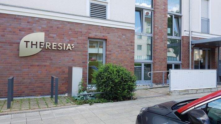 Haupteingang Friedenstr. 71