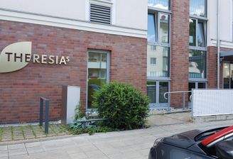Haupteingang Friedenstr. 71