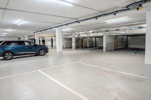 Parkplatz (Auf Wunsch)