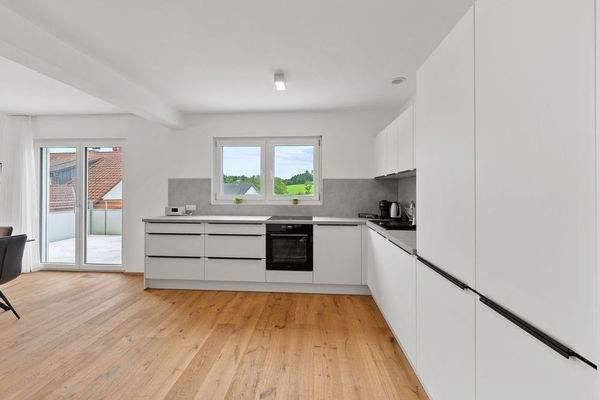 1.OG Küche_Zugang Balkon