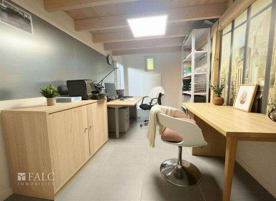 Büro - (KI generiert)