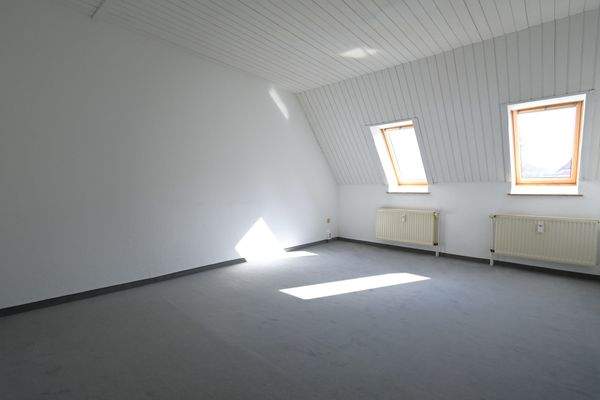 großes Kinderzimmer DG