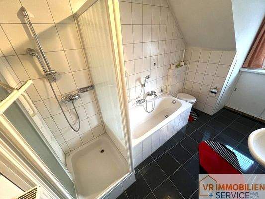 Badezimmer neueres Gebäude