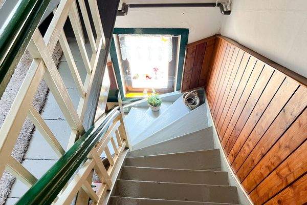 Traditionelle Holztreppe