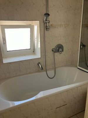 Wannenbad im Obergeschoss