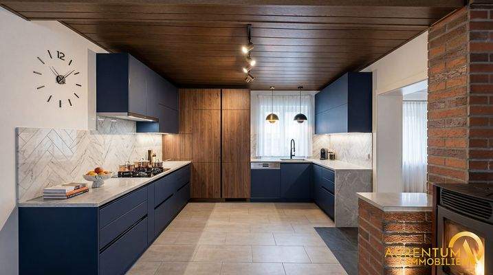 Küche - - (Einrichtungsbeispiel)