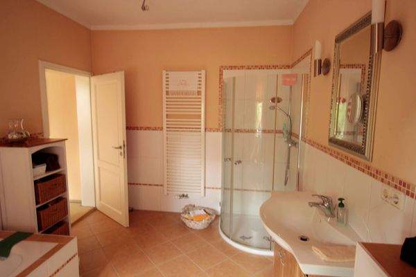 zweites Bad im EG.JPG