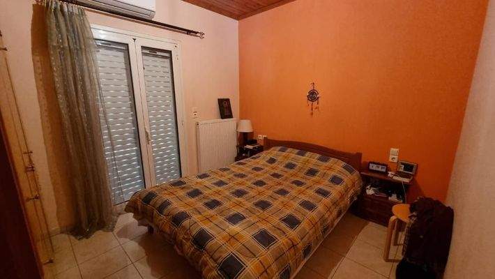 Kreta, Ammoudara bei Heraklion: Gebäude mit 3 Wohnungen zu verkaufen