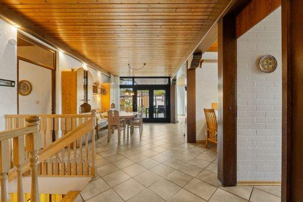 Blick in den Wohn und Essbereich.jpg