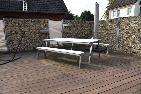 Teil der Terrasse im Erdgeschoss